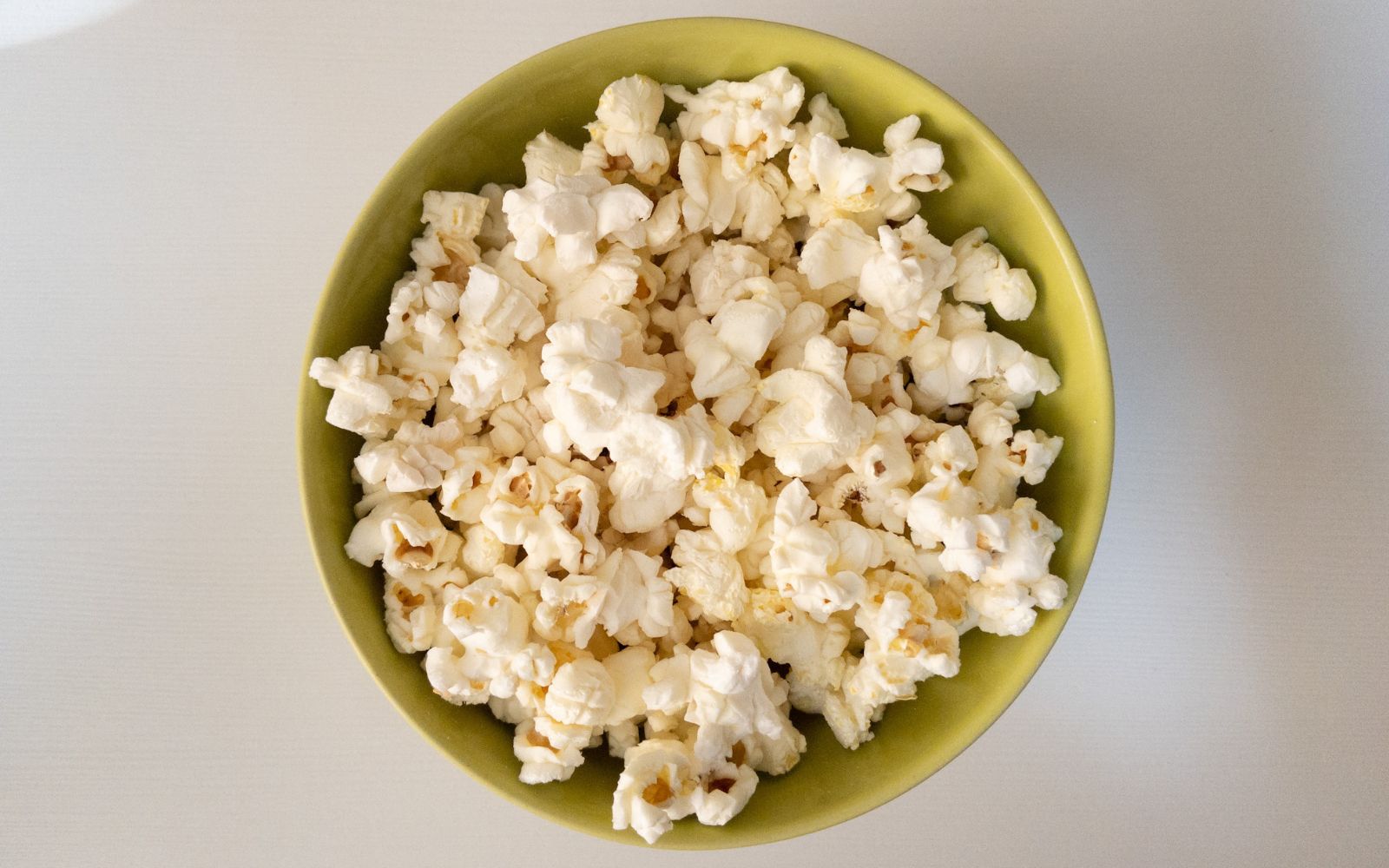 how to make popcorn in the microwave without oil