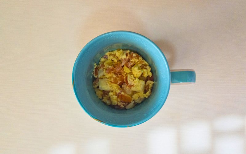 microwave scrambled eggs in a mug without milk