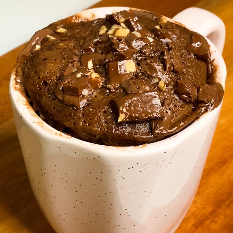 bolo de caneca de chocolate no micro-ondas